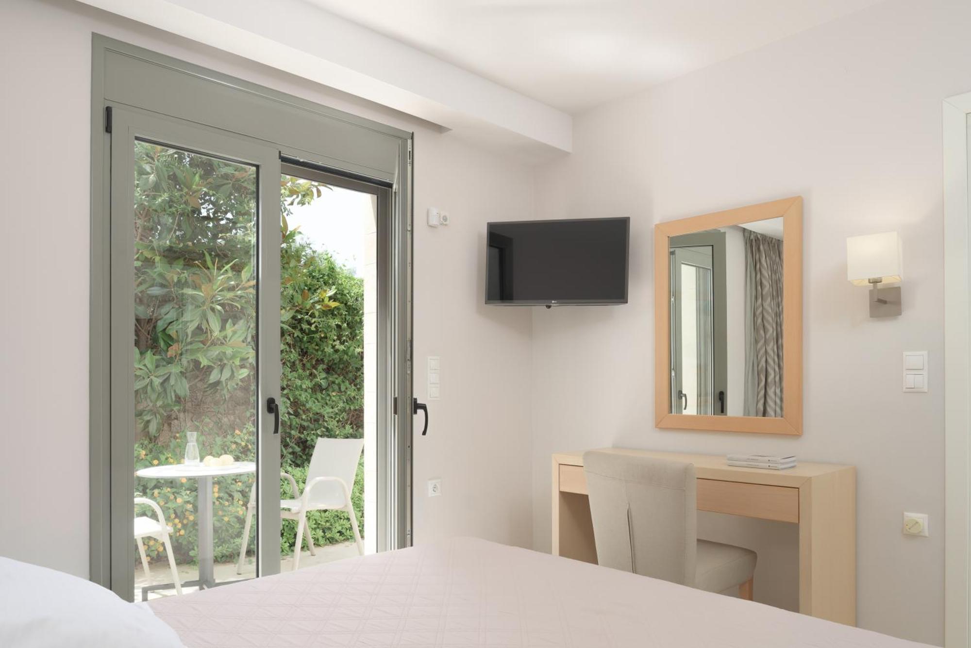Eco Villa, A Perfect Escape Close To The Beach, By Thinkvilla Maroulás 외부 사진